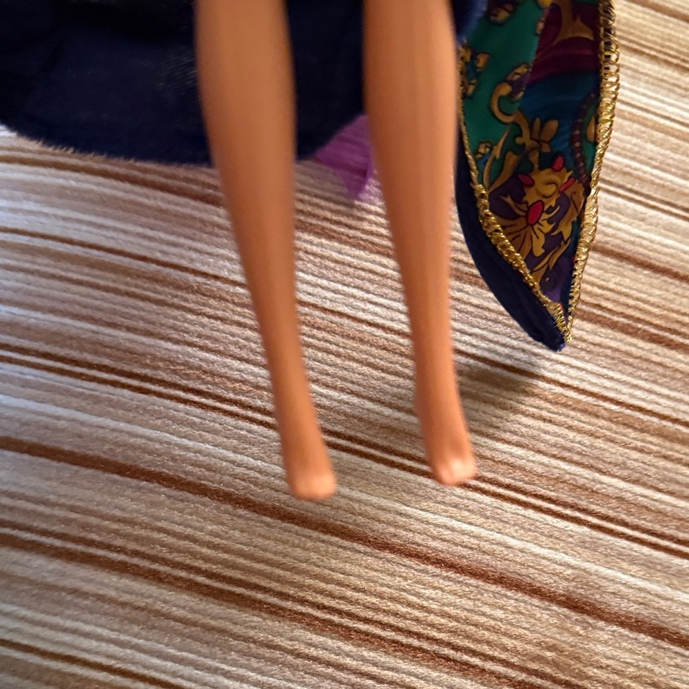 The Great Eras Collection: Medieval Lady Barbie - Picture 6 of 6